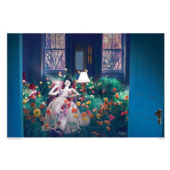 Vogue: Fantasy & Fashion large coffee table book - Picture 6 of 8